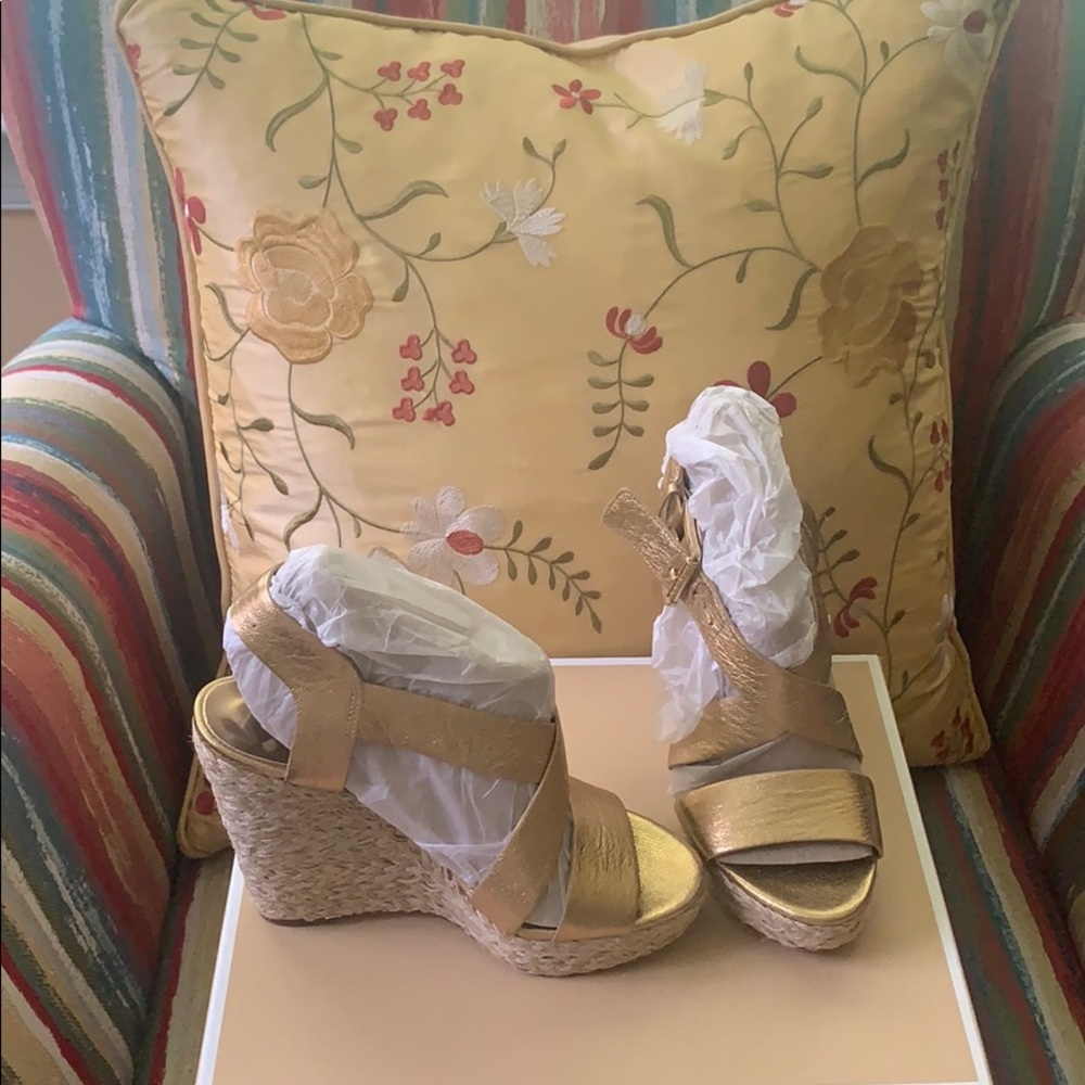 Wedge sandals